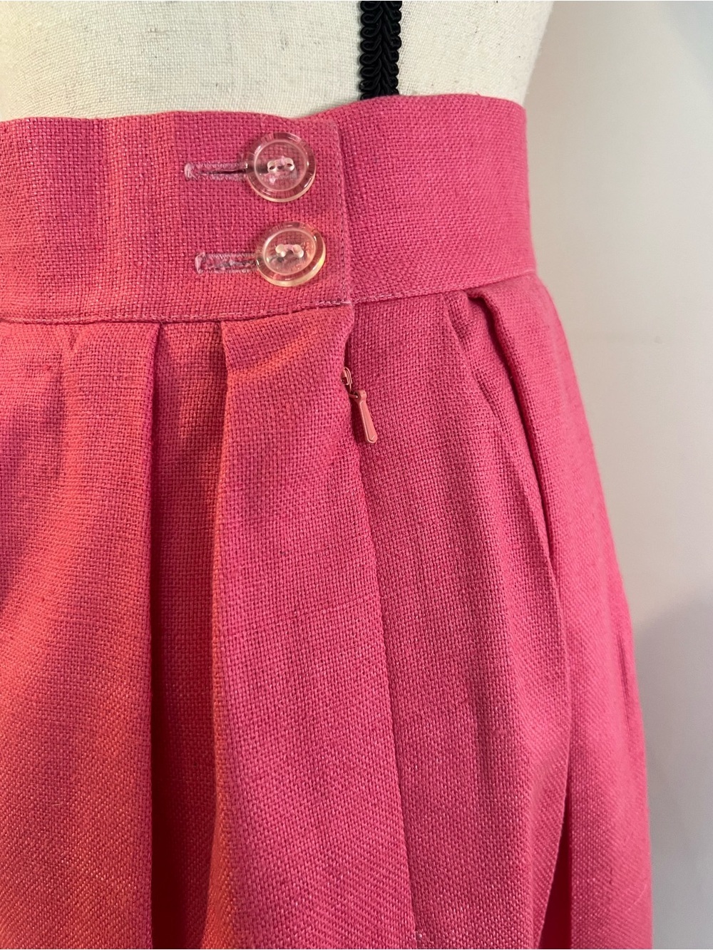 High-Waist Pleated Midi Skirt in Vibrant Pink - Picture 5 of 9
